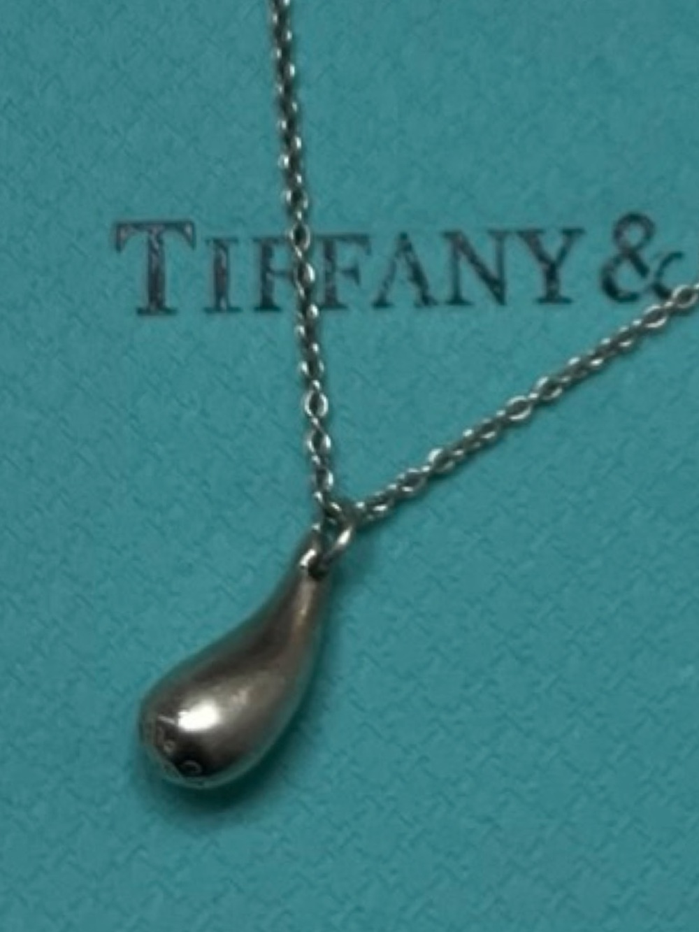 Tiffany & Co. Silver Teardrop Vintage Peretti Pendant Necklace 16” - Picture 5 of 5